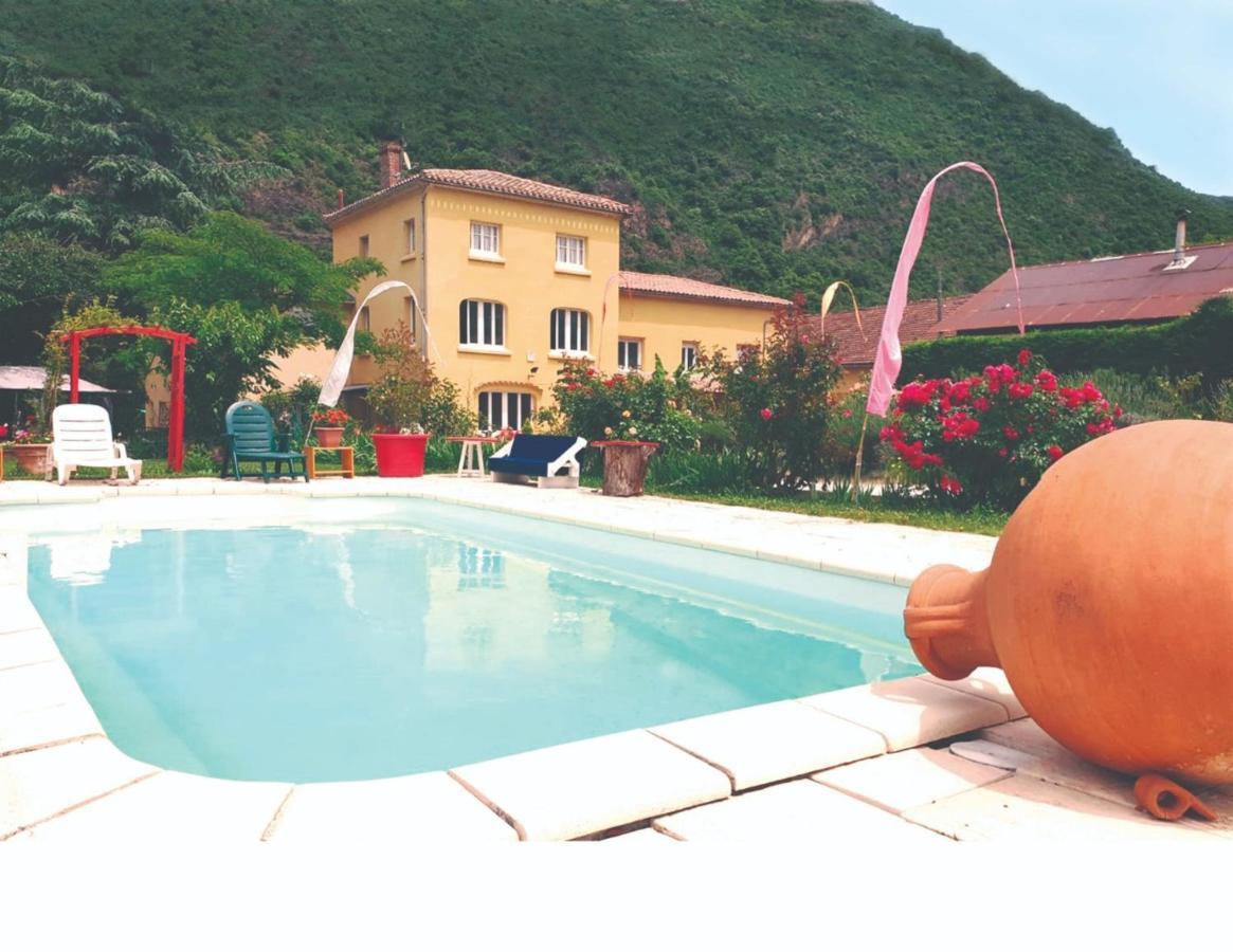 Hotel Restaurant Rose Des Pyrenees 波尔维恩卡维亚克 外观 照片